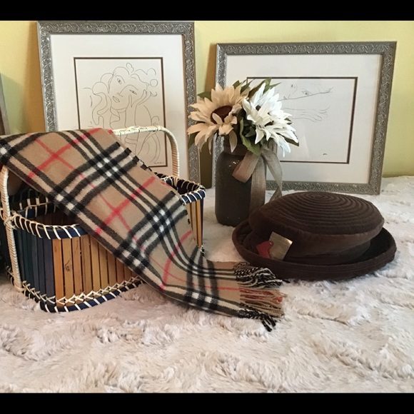 Burberry Accessories - Burberrys of London Cashmere
